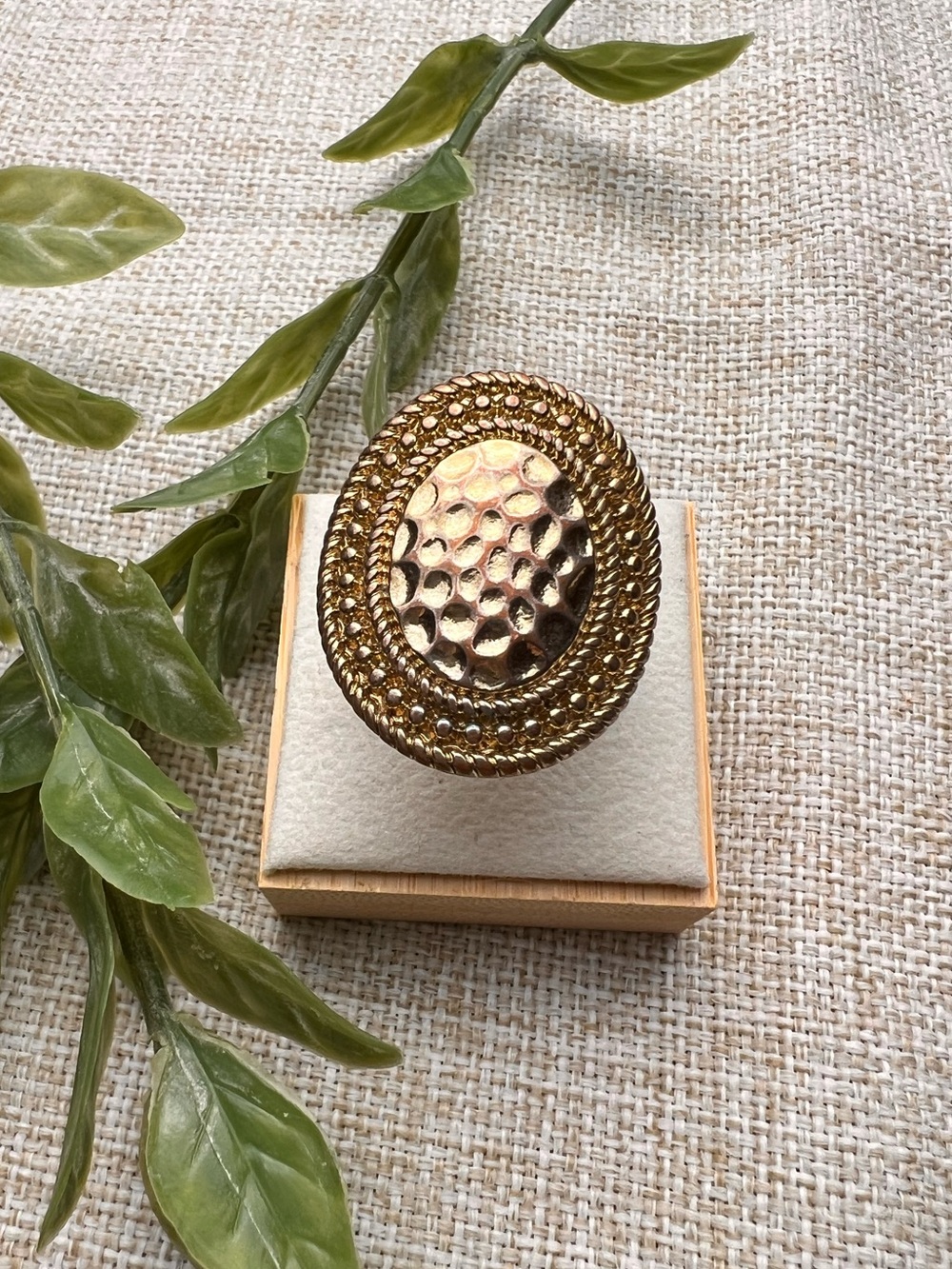 SZ 6.5 | Chunky Gold Oval Abstract Textured Circle Ring